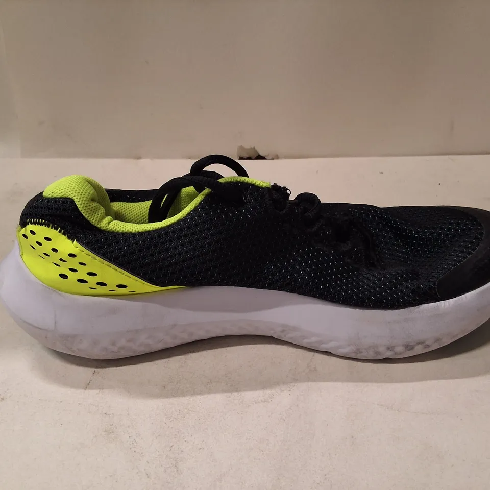 UNDER ARMOUR RUNNING SHOES - BLACK/NEON YELLOW, UK 4 (US 4.5Y)