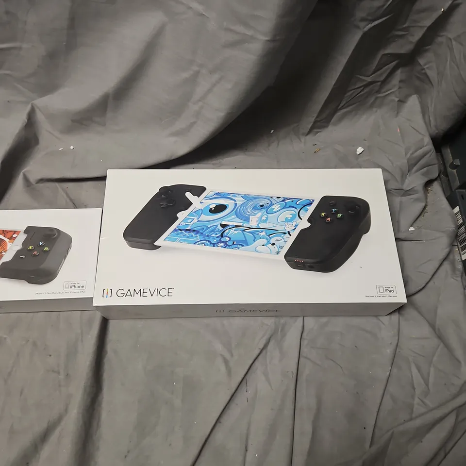 GAMEVICE SMARTPHONE GAMING CONTROLLER – BOXED, ASSORTED COLOURS , APPROXIMATELY 15 ITEMS.
