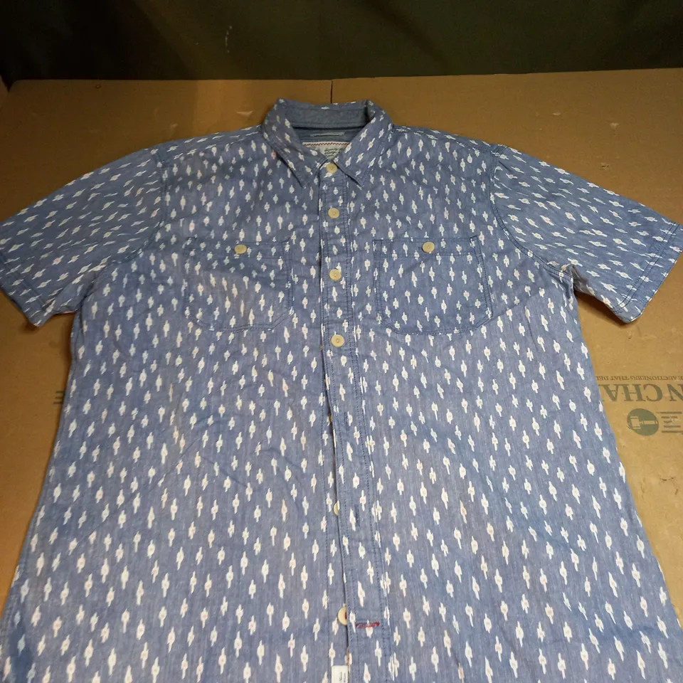 FATFACE BUTTONED SHIRT SIZE UNSPECIFIED