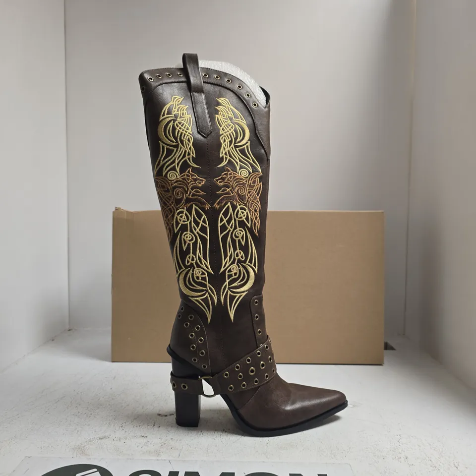 KOI WOMEN'S KNEE-HIGH BOOTS – BROWN LEATHER WITH GOLD EMBROIDERY AND STUDDED STRAPS SIZE 7