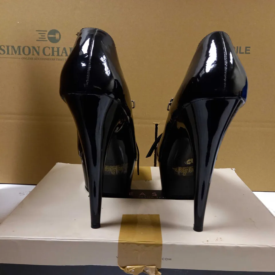 BOXED PAIR OF PLEASER BLACK PLATFORMED STILETTO SHOES - SIZE 12