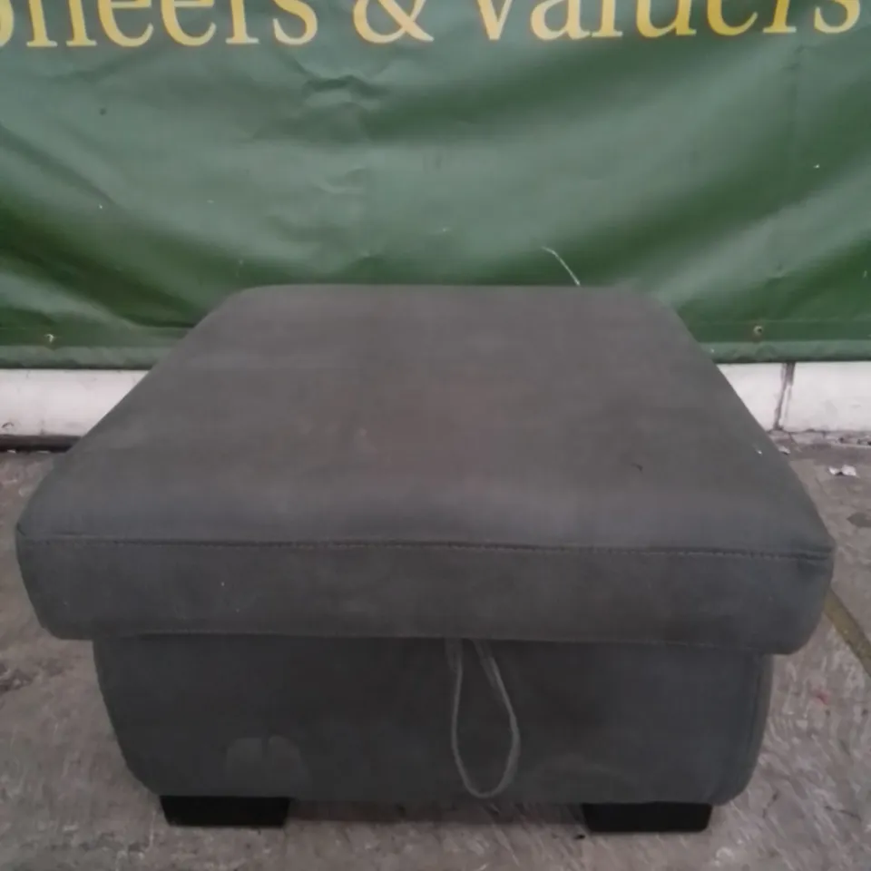 DESIGNER BARCELONA FOOTSTOOL GREY 
