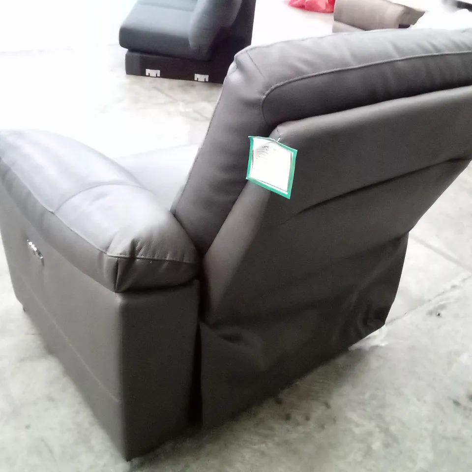 QUALITY DESIGNER DYNAMIC 3 SEATER RHF ARM 9300 BLACK