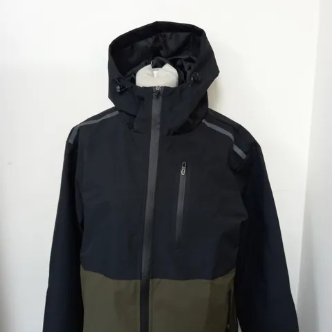 WINDBREAKER IN BLACK/GREEN SIZE M