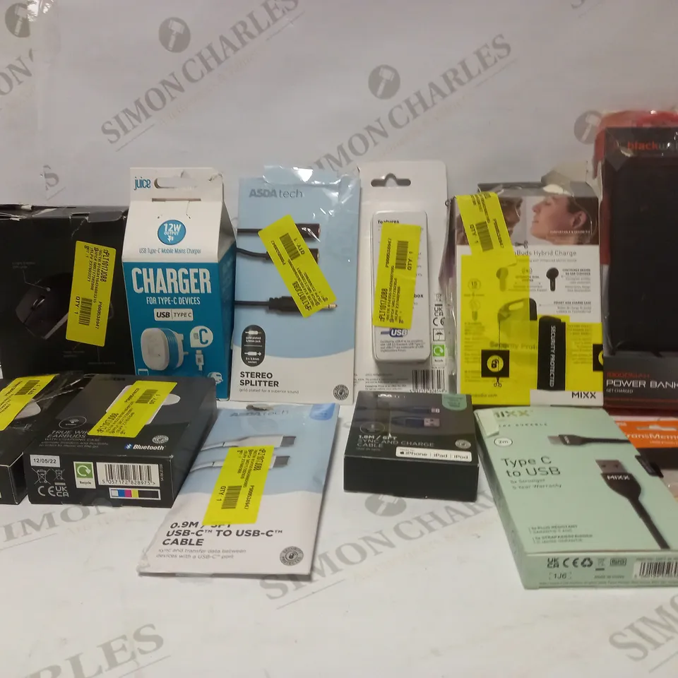 BOX TO CONTAIN APPROX. 20 X ASSORTED ELECTRONIC & TECH PRODUCTS, INCLUDES EARPHONES, POWERBANK, CHARGING CABLES, USB, COMPUTER MOUSE ETC 
