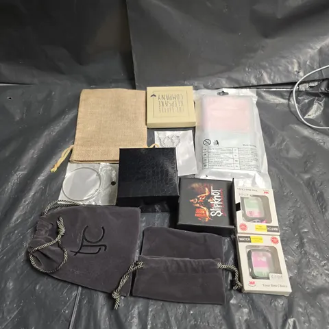 APPROXIMATELY 10 ASSORTED JEWELLERY ITEMS TO INCLUDE - NECKLACE ,WATCH , EARRINGS ETC
