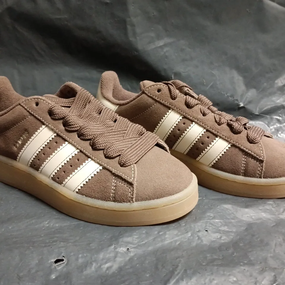 BOXED PAIR OF ADIDAS CAMPUS 00S SHOES IN BROWN SIZE UK 5