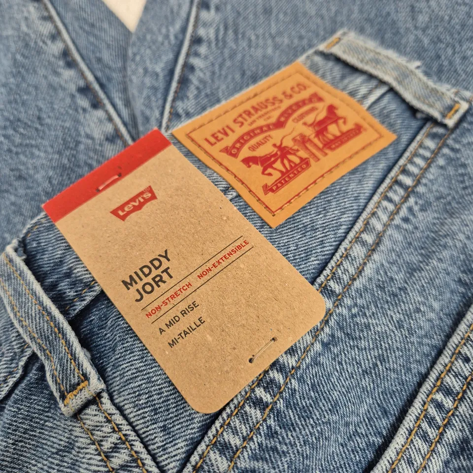 LEVI'S MIDDY JORTS DENIM SHORTS – UK 26 WAIST