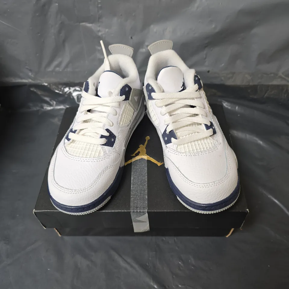 JORDAN 4 RETRO KIDS TRAINERS - BLUE AND WHITE - SIZE 10.5