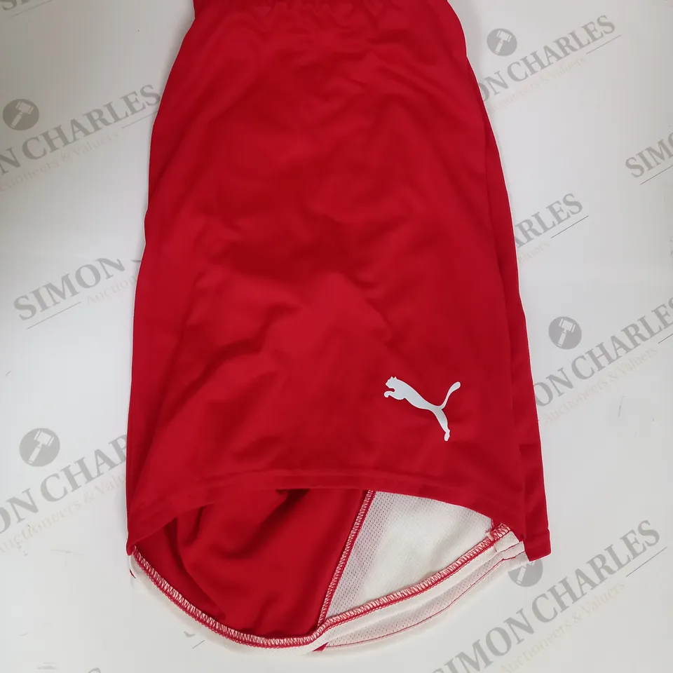 PUMA LOGO SHORTS SIZE L