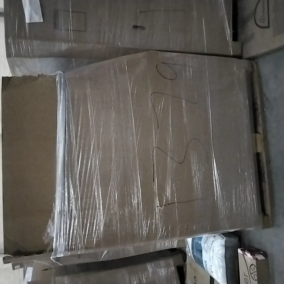 PALLET OF ASSORTED ITEMS INCLUDING BLACK+ DECKER DUAL HEIGHT WORKBENCH, STORAGE SHELF, WOLFWISE BEACH TENT, BAAB ORGANISING CUBE STORAGE ORGANISER, KIDS SCOOTER, SUNLN SQUARE CHAIR