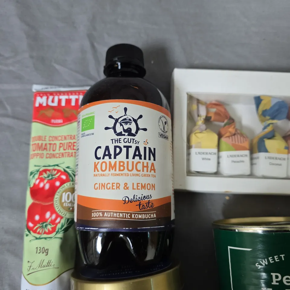 LOT OF 15 ASSORTED FOOD ITEMS TO INCLUDE KOMBUCHA, MUNCHY SEEDS AND HELLMANS VINAIGRETTE