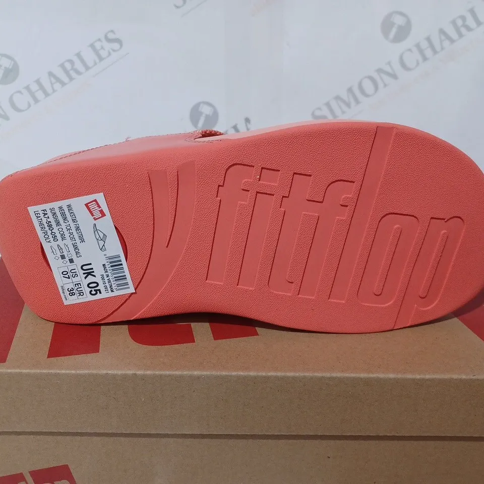 BOXED PAIR OF FITFLOP WALKSTAR FINESTRIP TOE-POST SANDALS IN SUNSHINE CORAL - UK 5