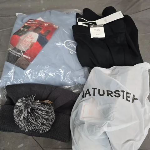 APPROXIMATELY 25 ASSORTED CLOTHING ITEMS IN VARIOUS SIZES, STYLES & COLOURS TO INCLUDE BRANDS SUCH AS M&S, NATURSTEP, BEECHFIELD, ETC - COLLECTION ONLY