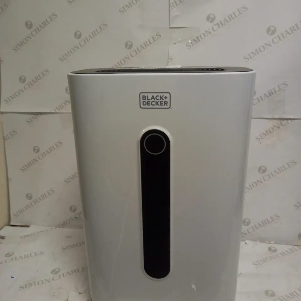 BLACK + DECKER 20 LITRE DEHUMIDIFIER 