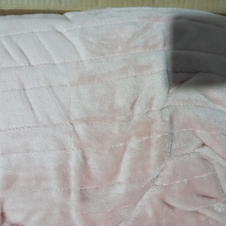 BOXED COZEE HOME VELVETSOFT HEATED THROW IN PINK