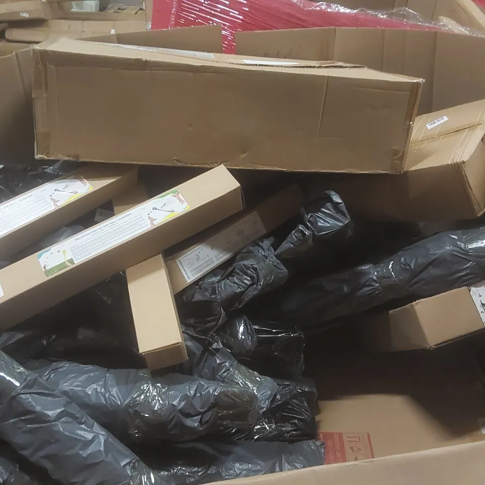 PALLET OF ASSORTED ITEMS INCLUDING: FOLDING CAMPING CHAIRS, SLIDE, DANCE MAT, OMNPAK, PET BALL THROWER ECT
