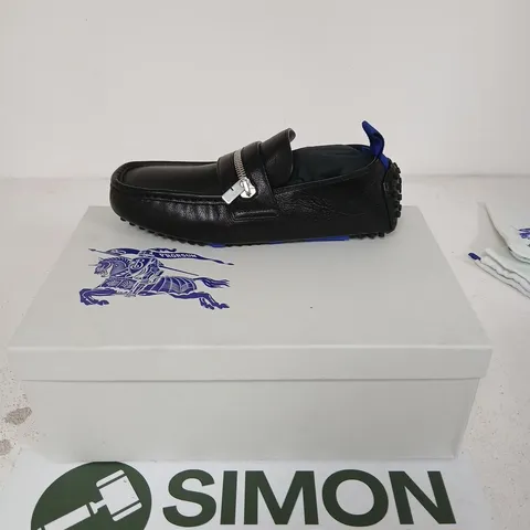 BURBERRY LEATHER SHOE ON RUBBER SOLE β BLACK, UK 7.5 (EU 41.5)