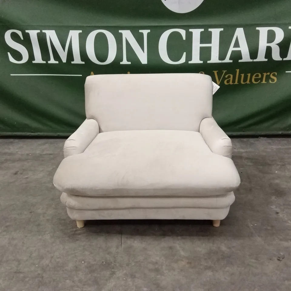 LPD HOME PLUMPTON CHAIR, BEIGE VELVET