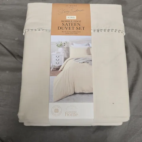 AT HOE WITH STACEY SOLOMON BOBBLE EDGE SATEEN DUVET SET IN OFF WHITE COLOUR - KING