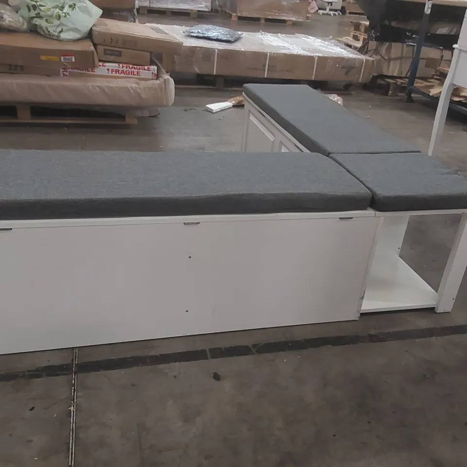 ENTRYWAY L-SHAPED SHOE BENCH WITH STORAGE SPACE AND UPHOLSTERY