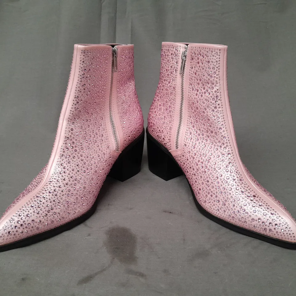 BOXED PAIR OF ASOS DESIGN POINTED TOE BLOCK HEEL ANKLE BOOTS IN PINK W. JEWEL EFFECT SIZE 7