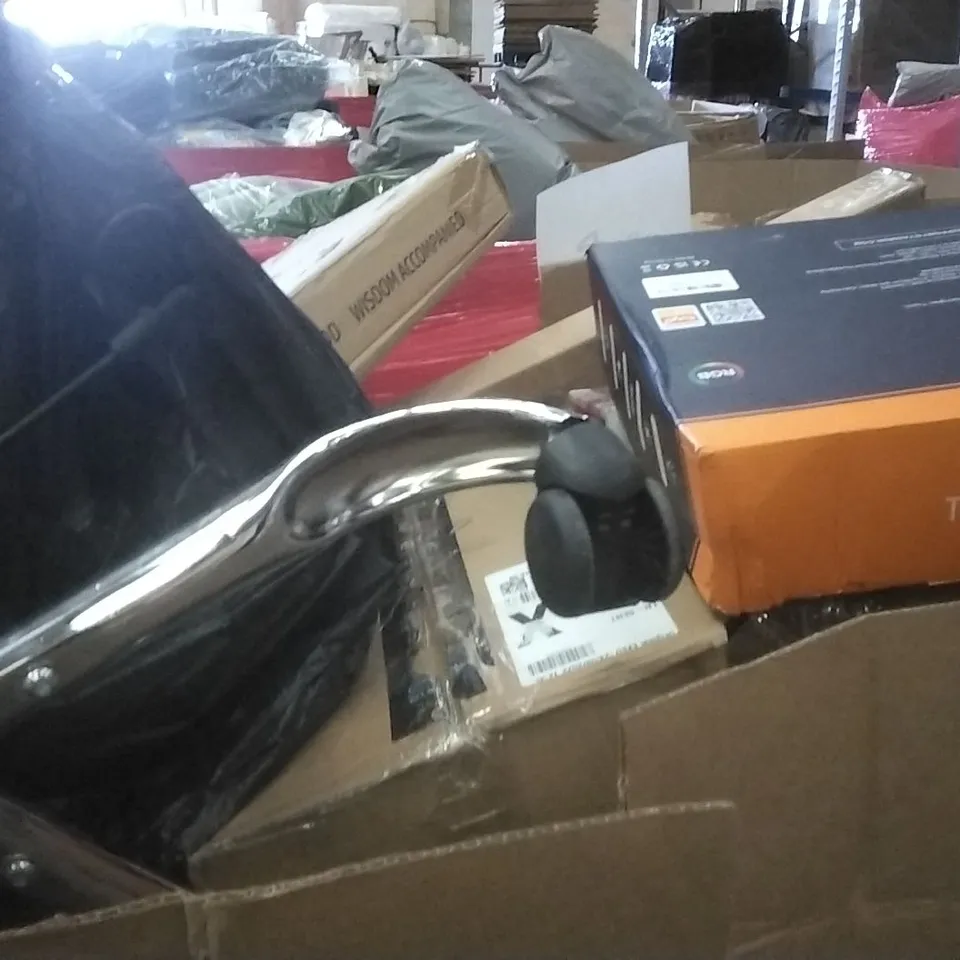 PALLET OF ASSORTED ITEMS INCLUDING KIDS ARTIST EASEL, BEGINNER METAL DETECTOR, OFFICE CHAIR BLACK, WIFI LED CEILING LIGHT, TOILET SEAT