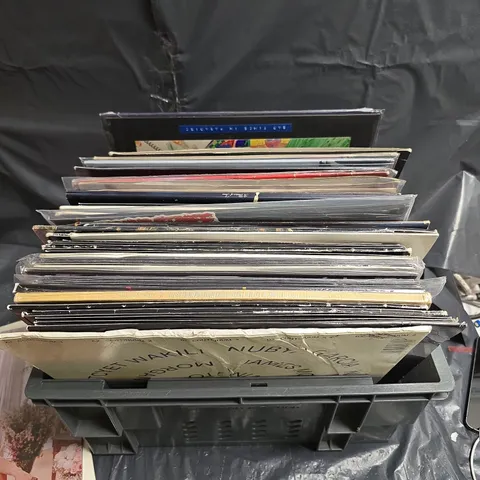 VINYL RECORD LOT – ASSORTED LPS & SINGLES, INCL. RZA BOBBY DIGITAL: DIGI SNACKS