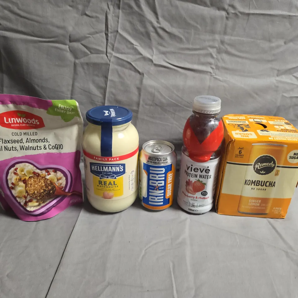 APPROXIMATELY 5 ASSORTED FOOD &DRINK ITEMS TO INCLUDE -HELLMANS MAYONAISE, IRN BRU AND KOMBUCHA    - COLLECTION ONLY