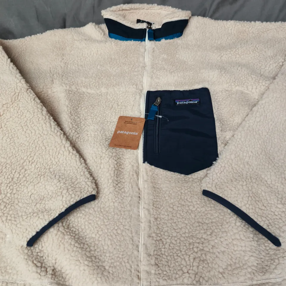 PATAGONIA FLEECE JACKET – SIZE L