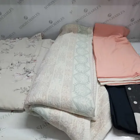 BOX OF BEDDING OF VARIOUS STYLES AND SIZES
