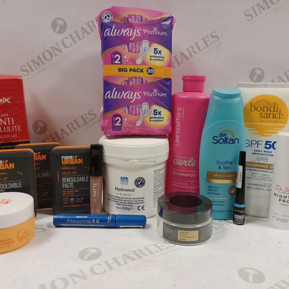 BOX OF APPROX 10 ASSORTED BEAUTY PRODUCTS TO INCLUDE FUDGE REMOUDABLE PASTE, LEE STAFFORD CURLS SHAMPOO, DR NIGHTLY PRO SERUM, ETC 
