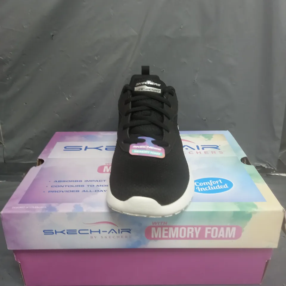 SKECHERS LITE-WEIGHT MEMORY FOAM TRAINERS BLACK SIZE 4