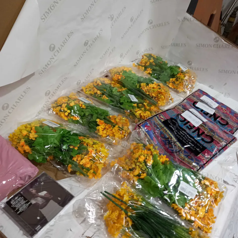 LOT 0F 12 ITEMS INCLUDING ARTIFICIAL FLOWERS AND JUMPSUITS 