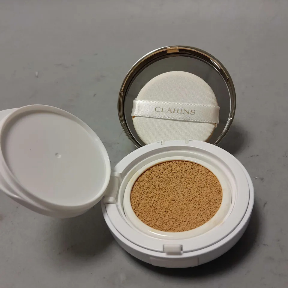 CLARINS UNISEX EVERLASTING CUSHION FOUNDATION SPF 50 0.5 OZ # 105 NUDE SKIN CARE