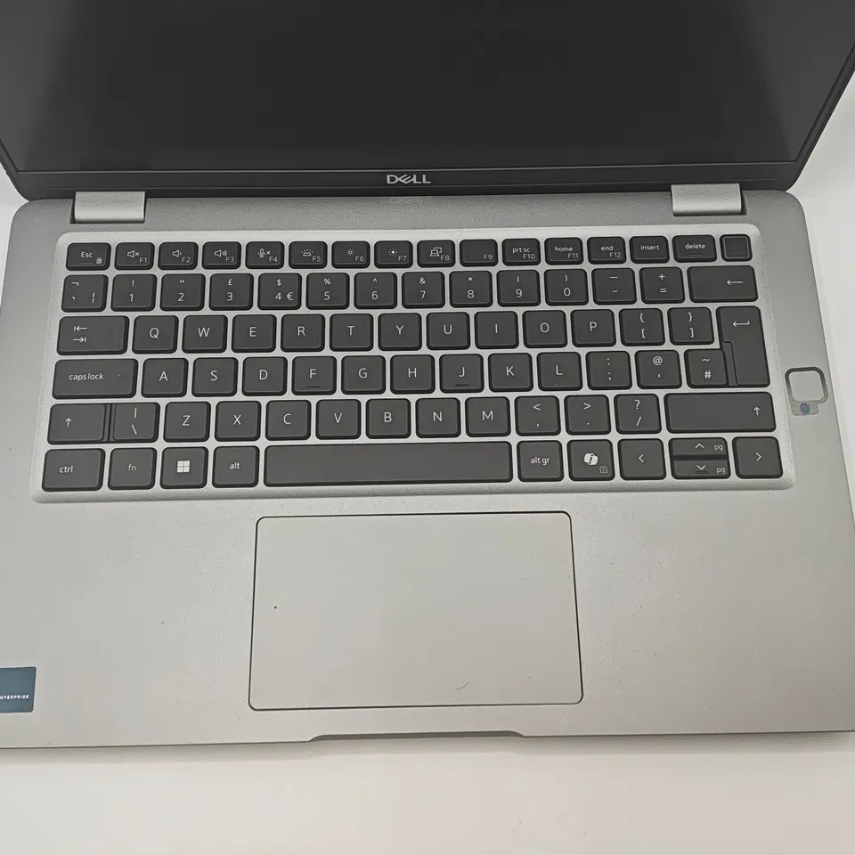 UNBOXED DELL LATITUDE 5450 INTEL VPRO LAPTOP IN SILVER - P165G