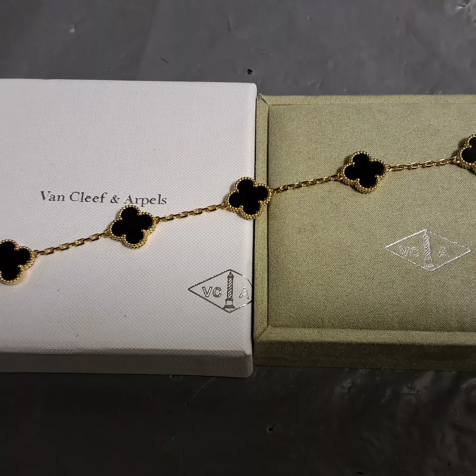 VAN CLEEF & ARPELS 4-LEAF CLOVER BRACELET 