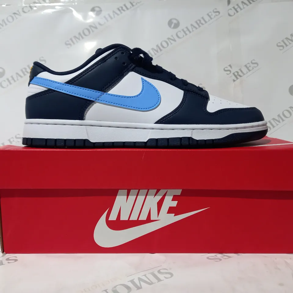 BOXED PAIR OF NIKE DUNK LOW SHOES IN NAVY/WHITE/BLUE UK SIZE 9