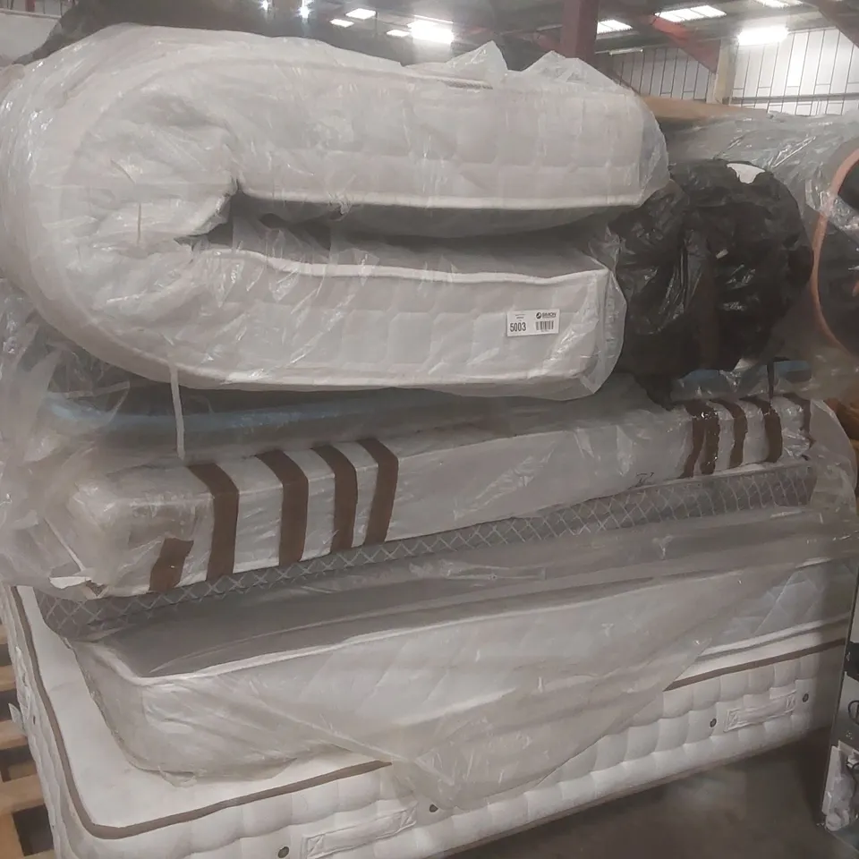 PALLET CONTAINING APPROXIMATELY 8x ASSORTED MATTRESSES, 1x HEADBOARD