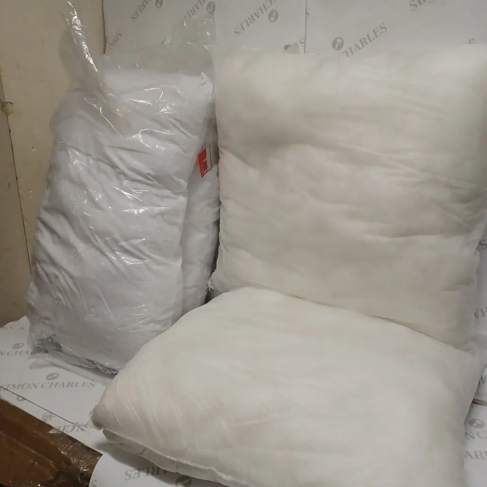 BOX TO CONTAIN BEDDING RELATED PRODUCTS, INCLUDES 2 X PILLOWS 4 X CUSHIONS 
