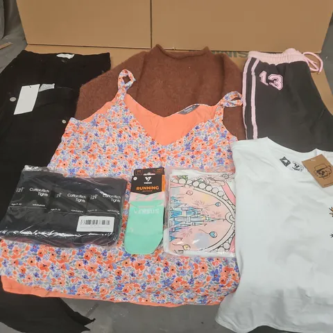 LARGE QUANTITY OF ASSORTED CLOTHING ITEMS TO INCLUDE ZARA, TOPSHOP AND NUTMEG IN VARIOUS SIZES