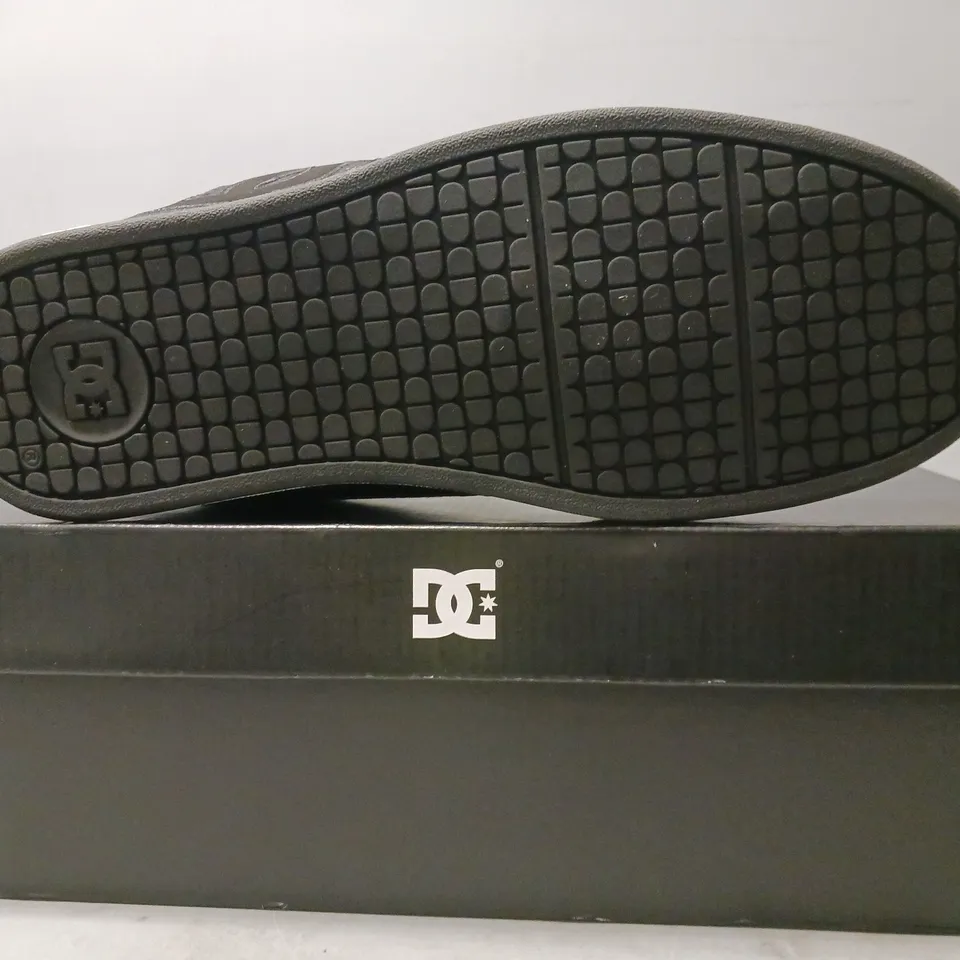 BOXED PAIR OF DC SHOES IN BLACK UK SIZE 11.5