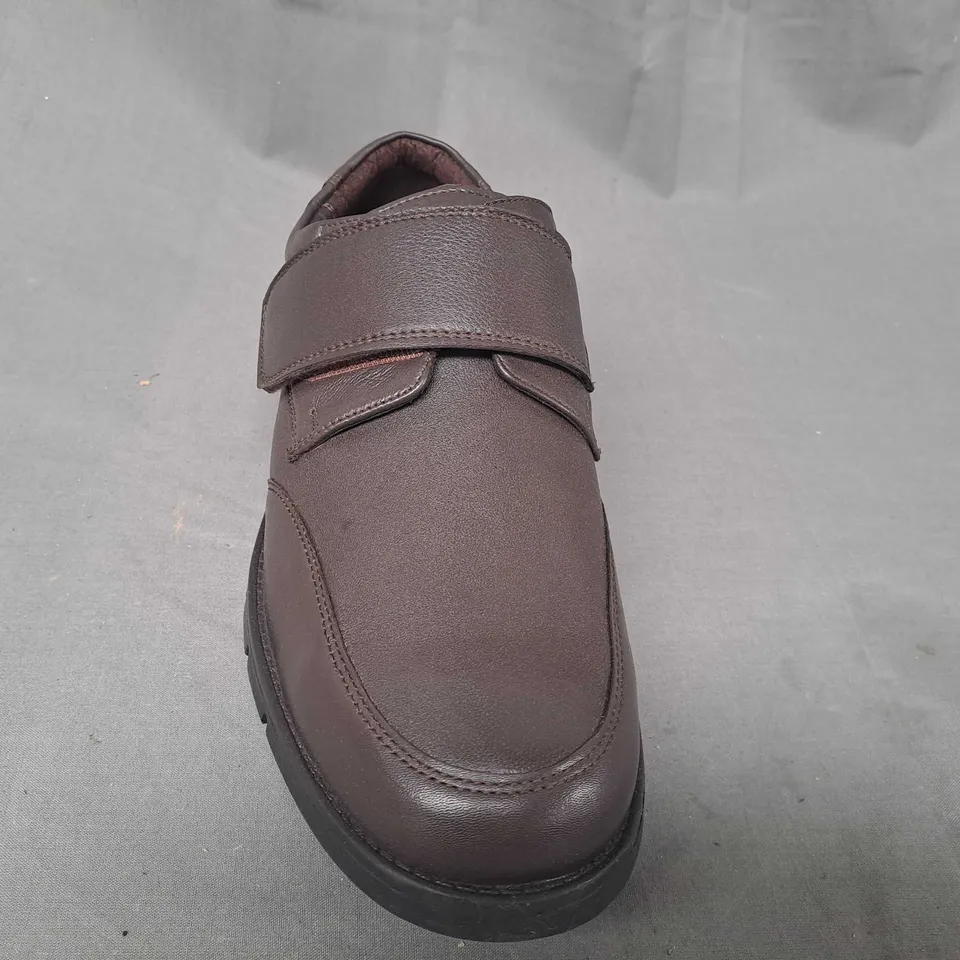 BOXED PAIR OF MALIN LEATHER SHOES IN BROWN UK SIZE 9