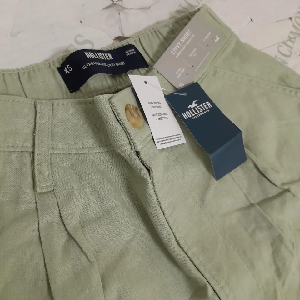 HOLLISTER GREEN LIVVY SHORTS - SIZE XL