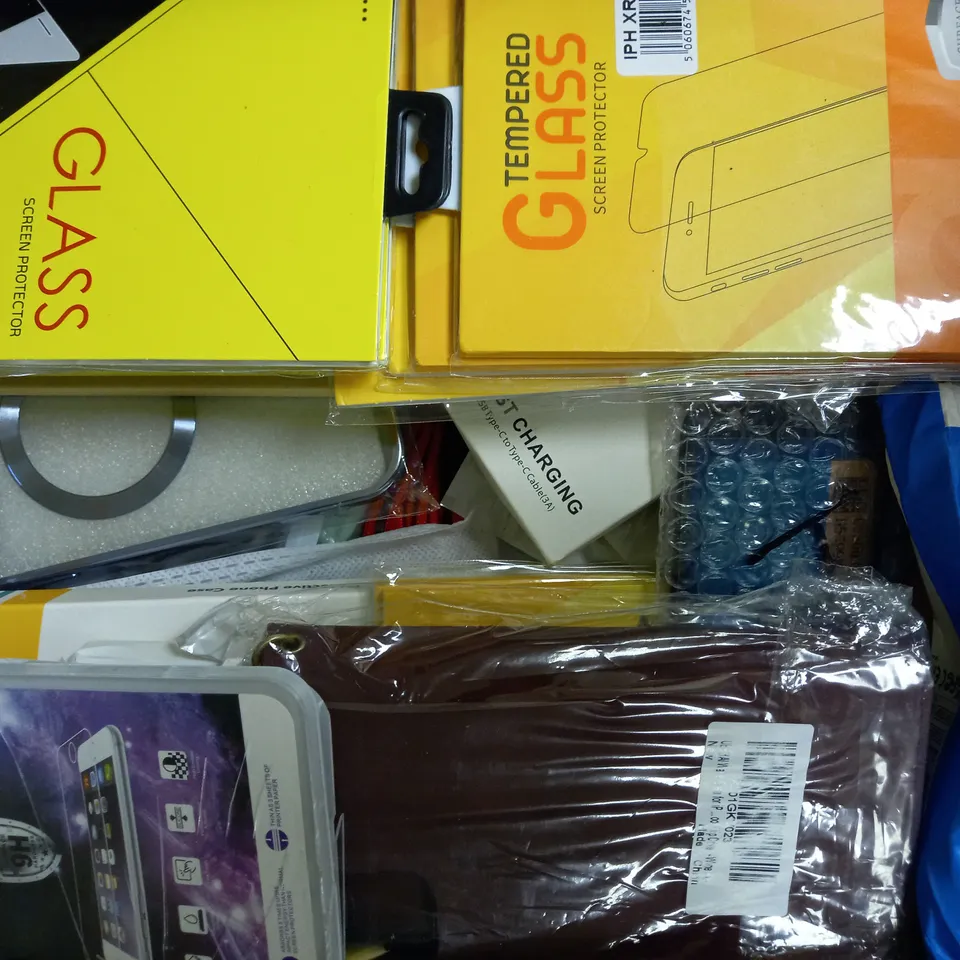 LOT OF APPROXIMATELY 20 PHONE ACCESSORIES, TO INCLUDE CASES, SCREEN PROTECTORS, ETC 
