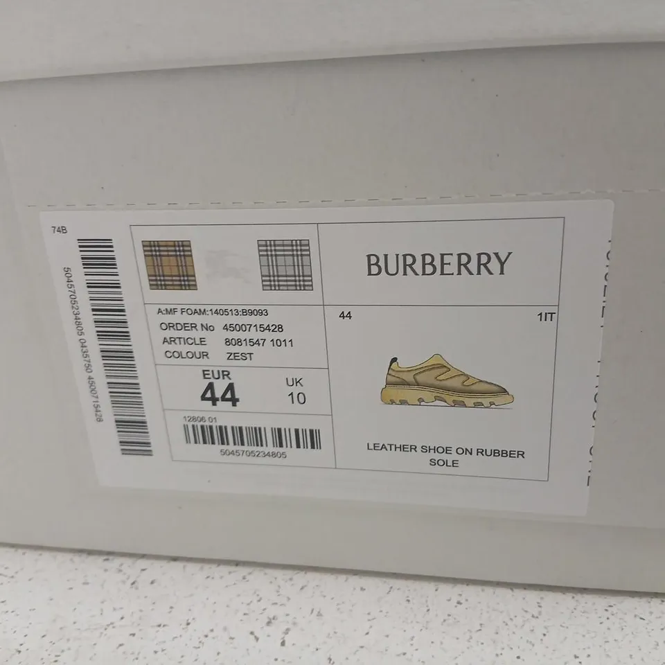 BURBERRY LEATHER SNEAKER ON RUBBER SOLE – BEIGE, UK 10 (EUR 44)