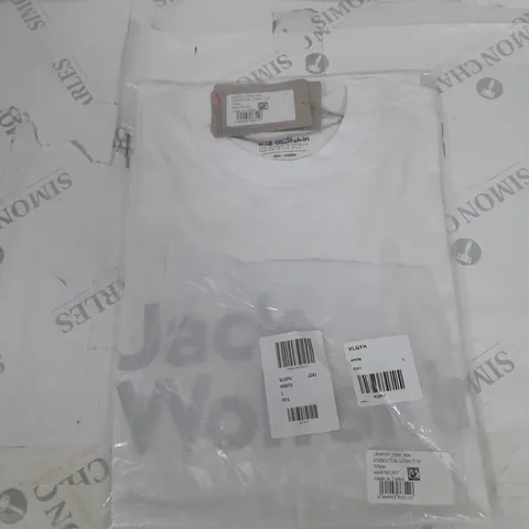 BAGGED JACK WOLFSKIN ESSENTIALS LOGO T-SHIRT SIZE L