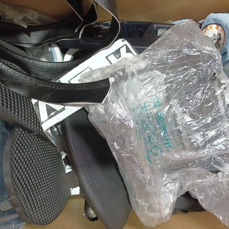 BOX OF APPROXIMATELY 15 ASSORTED CAR AND VEHICLE PARTS AND ITEMS TO INCLUDE BLACKSPUR TK150 TYRE REPAIR KIT, TYRE REPAIR TOOLS, OXYGEN SENSOR, ETC