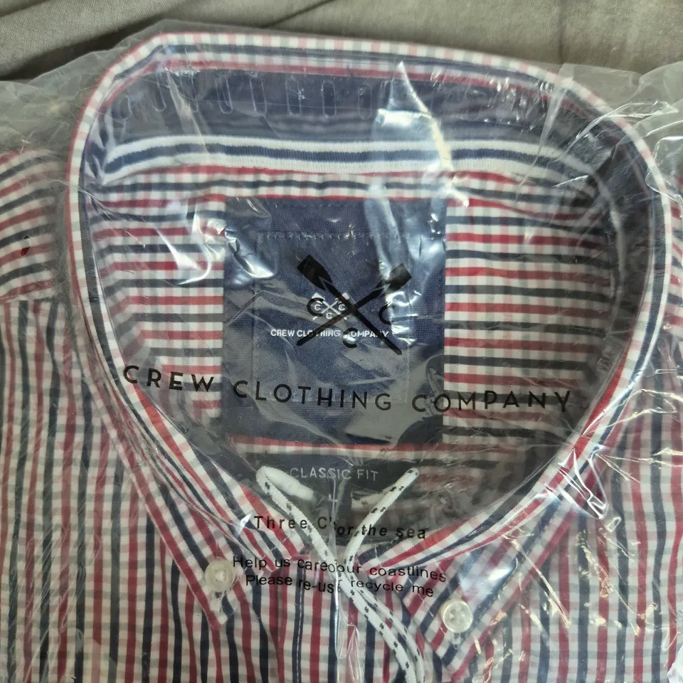 CREW CLOTHING COMPANY MICRO GINGHAM CLASSIC FIT SHIRT – SIZE L