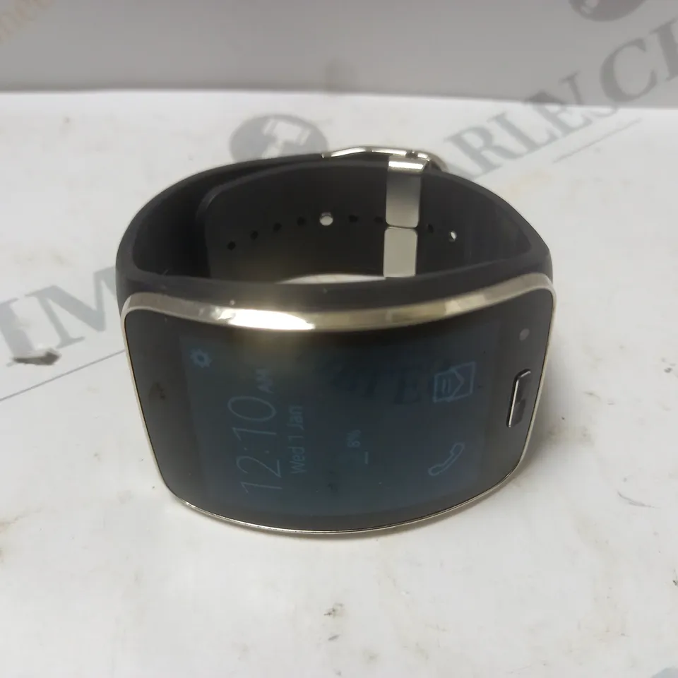 SAMSUNG GEAR S SMARTWATCH